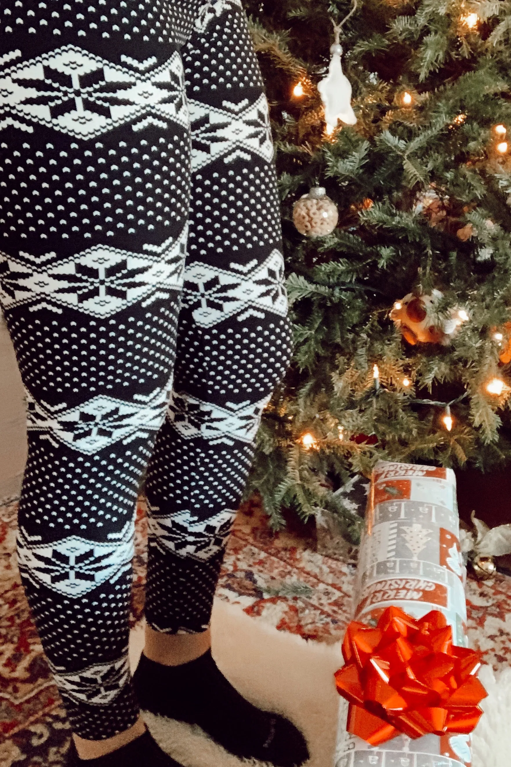 Black/White Nordic Snowflake Print Leggings