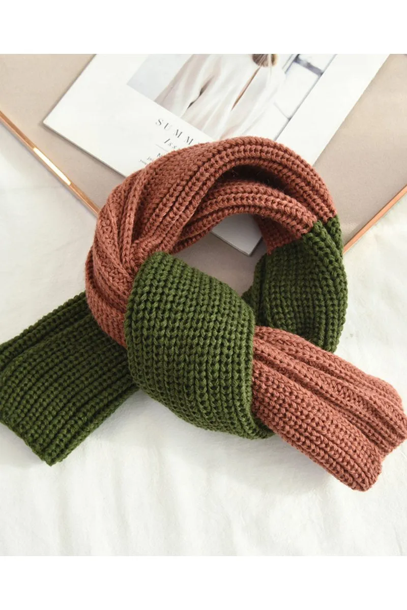 COLOR BLOCKED WAFFLE KNIT COZY SCARF