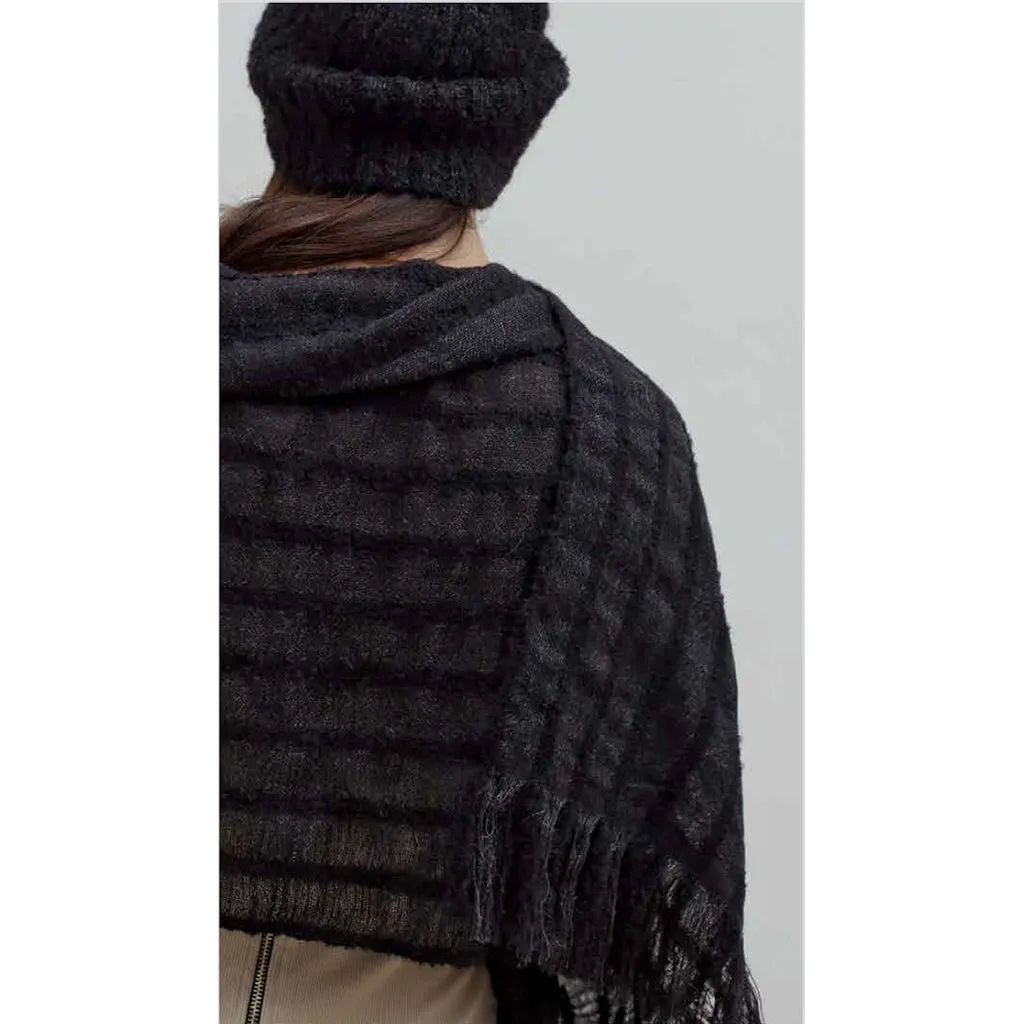 Eco-Friendly Black Loop Knit Alpaca Scarfg