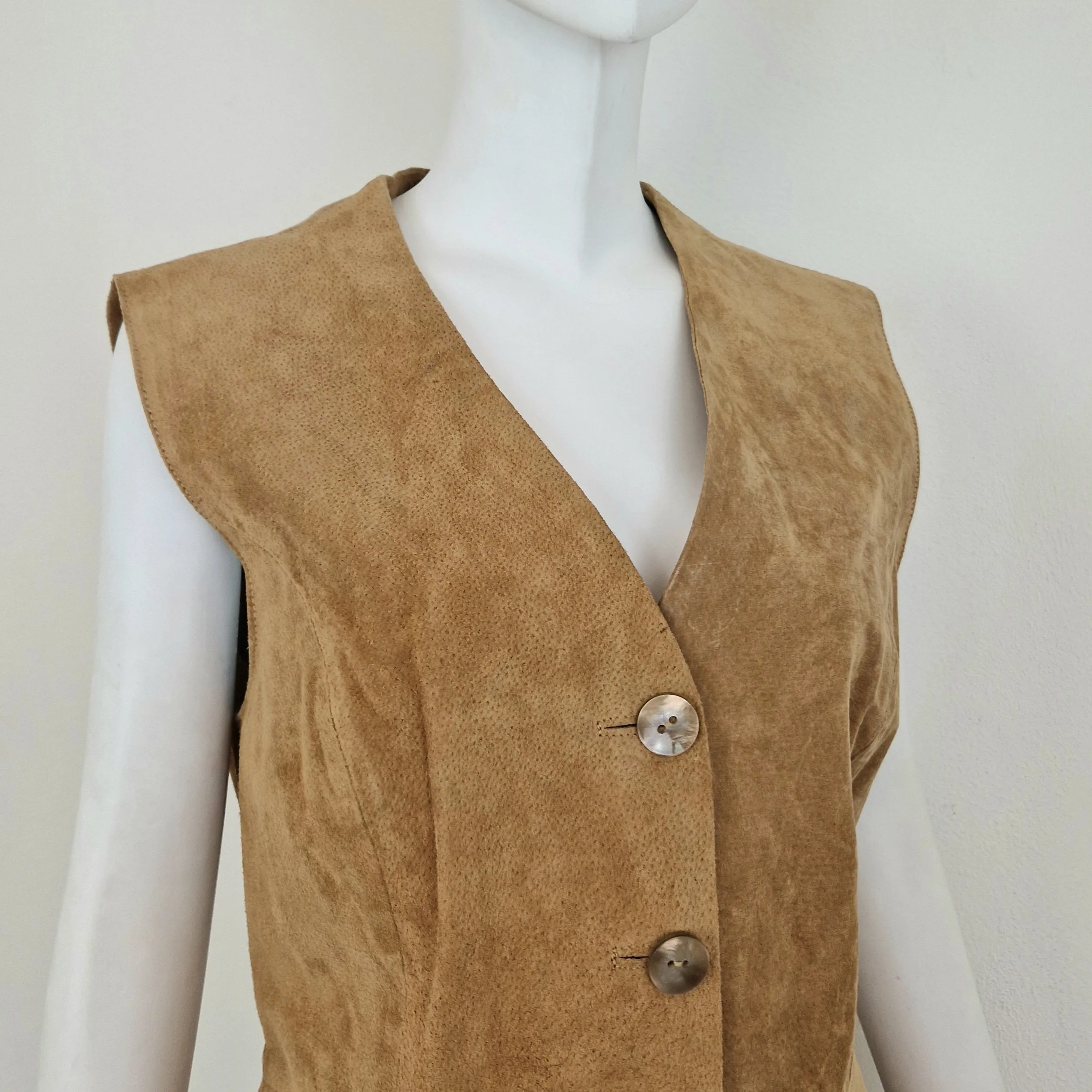 Gilet in camoscio con frange