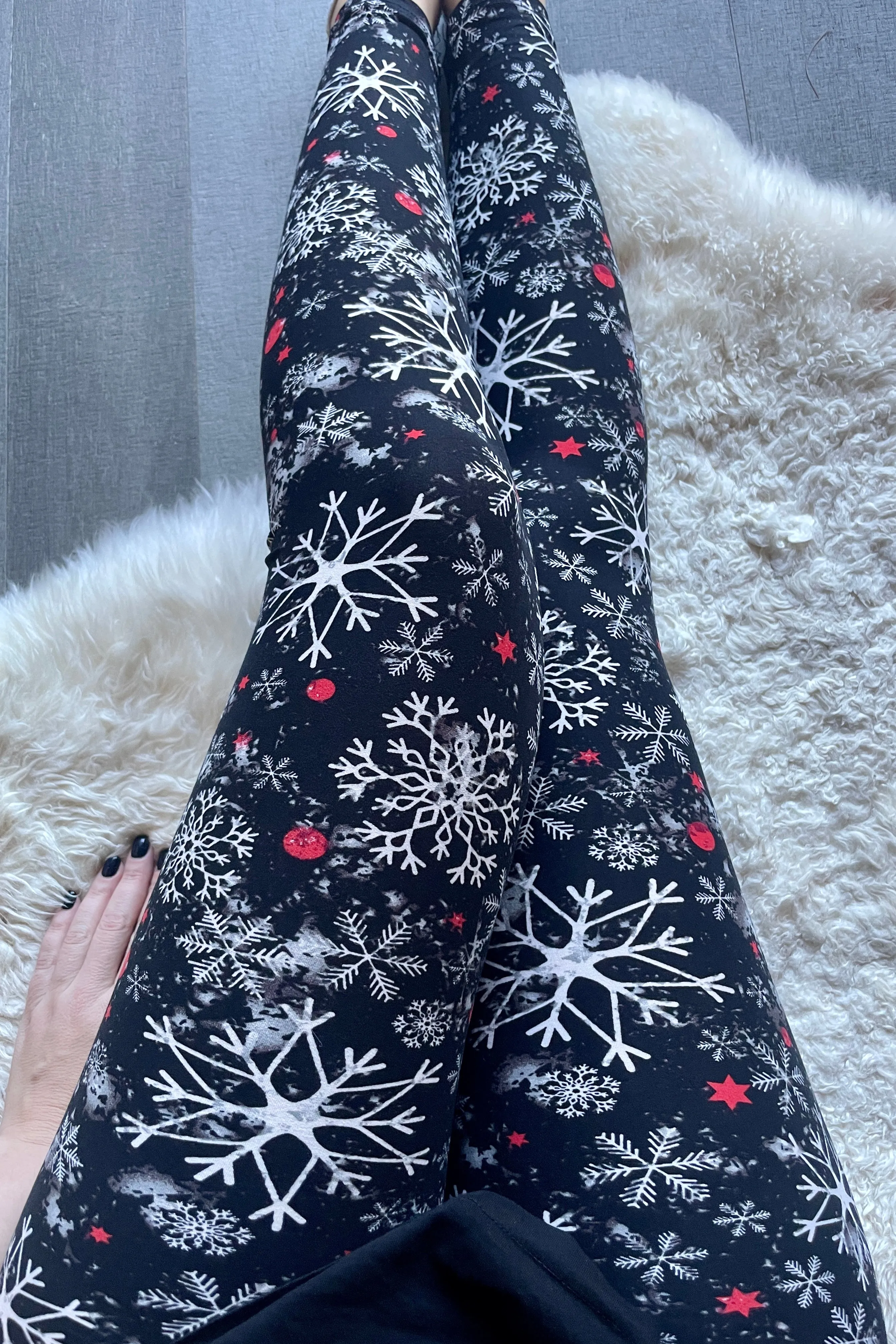 Yoga Waist 5" Black/White Snowflake Print Leggings